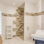 Casa vacanze Auf Einer Ebene Mit Eigenem Garten, Sommerpool Und Badefass