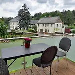 Auf Einer Ebene Mit Eigenem Garten, Sommerpool Und Badefass *