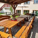Casa vacanze Auf Einer Ebene Mit Eigenem Garten, Sommerpool Und Badefass *