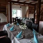 Auf Einer Ebene Mit Eigenem Garten, Sommerpool Und Badefass Casa vacanze *
