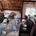 Auf Einer Ebene Mit Eigenem Garten, Sommerpool Und Badefass Casa vacanze