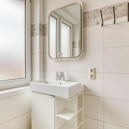 Ferienhaus auf einer Ebene für 25 Personen mit eigenem Garten und Pool