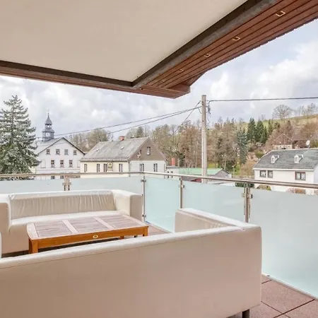 Auf Einer Ebene Fuer 25 Personen Mit Eigenem Garten Und Pool 펜션