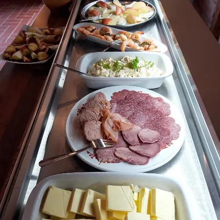 Ferienhaus auf einer Ebene für 25 Personen mit eigenem Garten und Pool Сasa de vacaciones