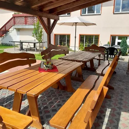 Ferienhaus Auf Einer Ebene Für 25 Personen Mit Eigenem Garten Und Pool *