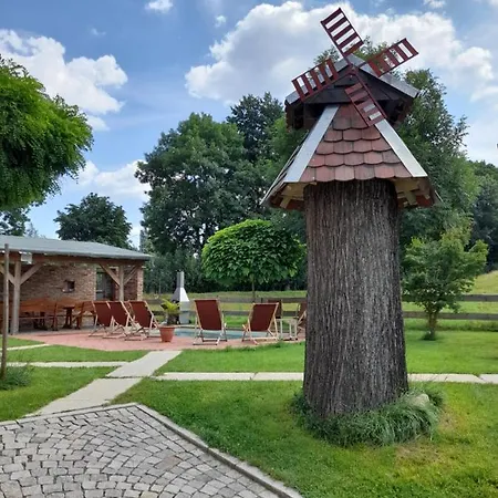 Semesterbostad Ferienhaus Auf Einer Ebene Mit Eigenem Garten, Sommerpool Und Badefass Heinsdorfergrund