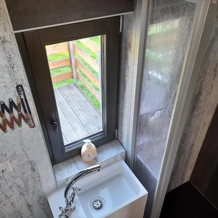 Ferienhaus Auf Einer Ebene Für 25 Personen Mit Eigenem Garten Und Pool *
