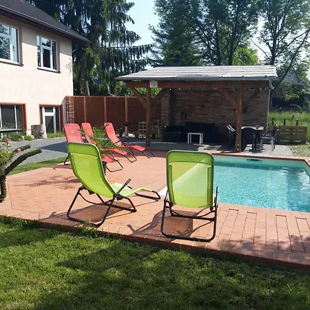 Semesterbostad Ferienhaus Auf Einer Ebene Mit Eigenem Garten, Sommerpool Und Badefass