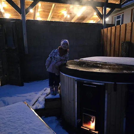 Semesterbostad Ferienhaus Auf Einer Ebene Mit Eigenem Garten, Sommerpool Und Badefass *