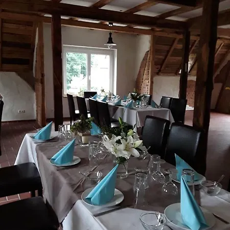 Auf Einer Ebene Für 25 Personen Mit Eigenem Garten Und Pool Ferienhaus *