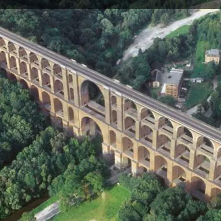 펜션 Auf Einer Ebene Fuer 25 Personen Mit Eigenem Garten Und Pool Heinsdorfergrund