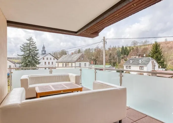 Auf Einer Ebene Für 25 Personen Mit Eigenem Garten Und Pool Ferienhaus