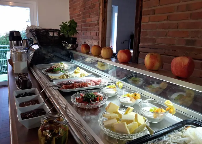 Auf Einer Ebene Für 25 Personen Mit Eigenem Garten Und Pool Heinsdorfergrund