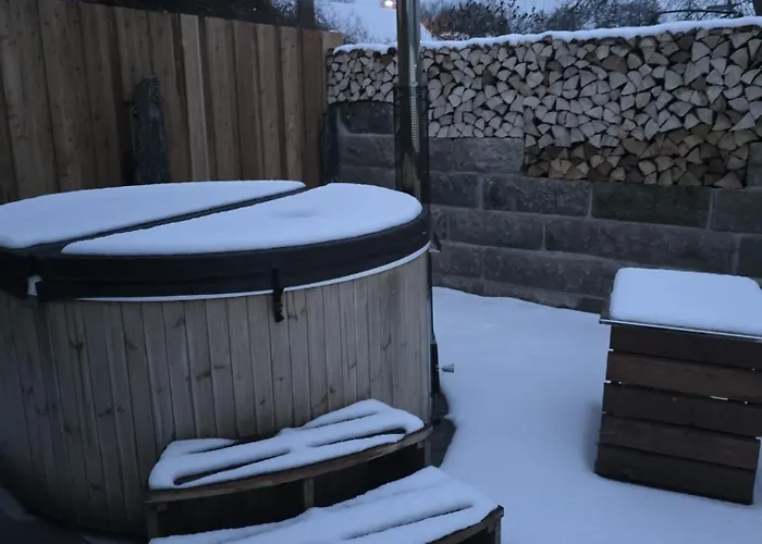 Auf Einer Ebene Für 25 Personen Mit Eigenem Garten Und Pool * Heinsdorfergrund